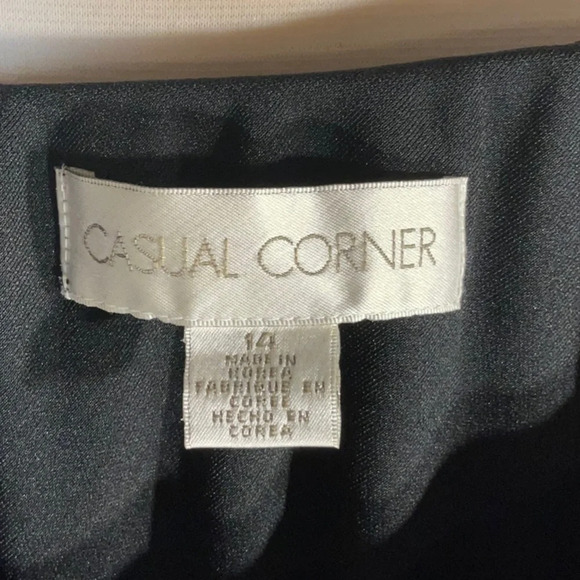 🤩 Casual Corner Floral print Skirt 🤩 - Picture 5 of 7